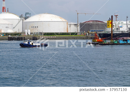 Go to the seaside industrial area 37957130