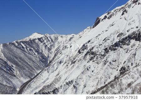 冬天可以看到天神山脊的方向 冬天可以看到天神山脊的方向 37957918