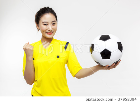 足球，年輕女子，足球，裁判 37958394