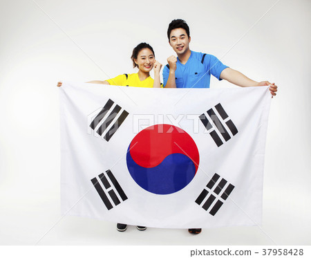 國旗，年輕男子，年輕女子，夫婦，足球，裁判 37958428