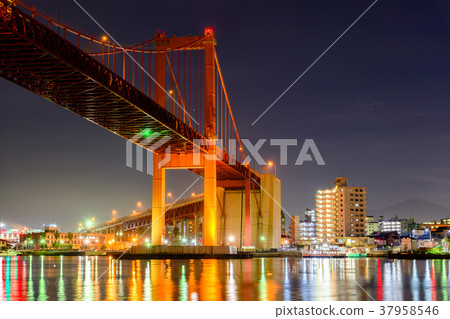 Wakado Ohashi Bridge 福岡縣北九州市 的夜景 照片素材 圖片 圖庫