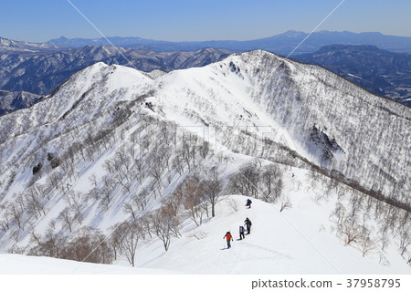 看看Tanigawadake地區，從那裡你爬到Kumabazawa避難所到Tenjindaira電梯區 37958795
