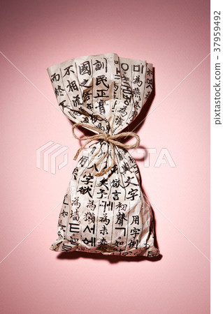 Chinese medicine 37959492