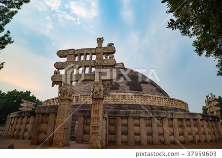 Sanchi Stupa, Ancient buddhist building 37959603