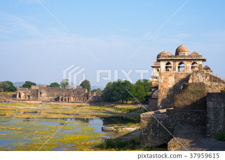 Mandu India, afghan ruins of islam kingdom Mandu India, afghan ruins of islam kingdom 37959615