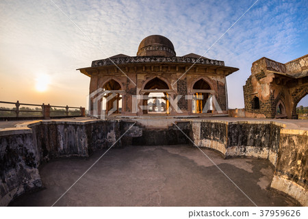 Mandu India, afghan ruins of islam kingdom 37959626