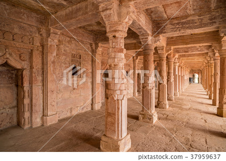 Mandu India, afghan ruins of islam kingdom Mandu India, afghan ruins of islam kingdom 37959637