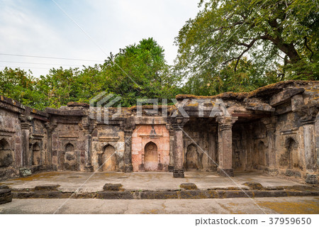 Mandu India, afghan ruins of islam kingdom Mandu India, afghan ruins of islam kingdom 37959650