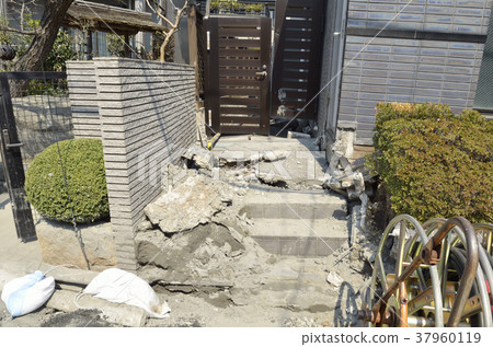 東日本大地震的破壞 37960119