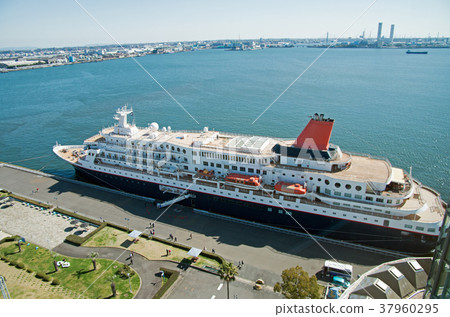 從港口建設的遊輪 從港口建設的遊輪 37960295