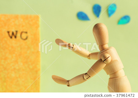 Frequent urination, urine leak, trouble of incontinence 37961472