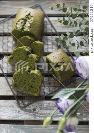Matcha's Pound Cake 37961816