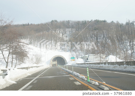 一條隧道 37961880