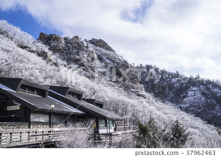 Seolak Mountain, Yangyang-gun, Gangwon-do Seolak Mountain, Yangyang-gun, Gangwon-do 37962463