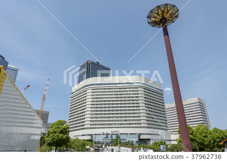 從大阪城堡噴泉公園看到的新大谷 從大阪城堡噴泉公園看到的新大谷 37962736