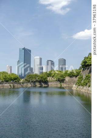 Blue sky with Osaka Castle Park Nishi Outer moat and dry ground 37963198