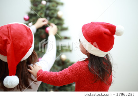 Christmas Tree (Events Event Apartment House Home Party Pine Tree Tree Plant Winter) Christmas Tree (Events Event Apartment House Home Party Pine Tree Tree Plant Winter) 37963285