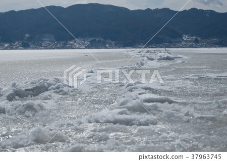 Lake Suwa "God Crossing" 37963745