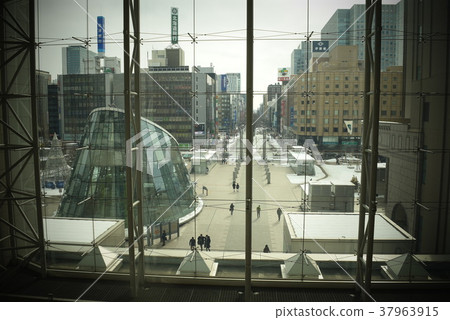 Front of the station 37963915