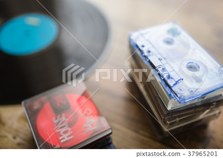 Retro music items 37965201