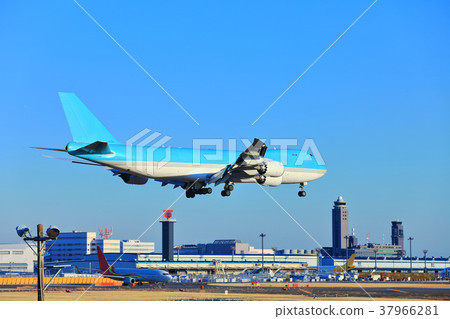 登陸成田747號 37966281