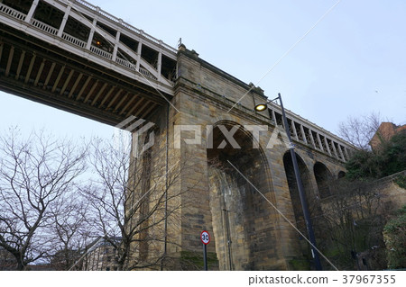 在紐卡斯爾高級橋樑的老橋樑 37967355