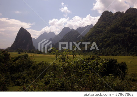 ASIA SOUTHEASTASIA LAOS VANG VIENG LUANG PRABANG 37967862