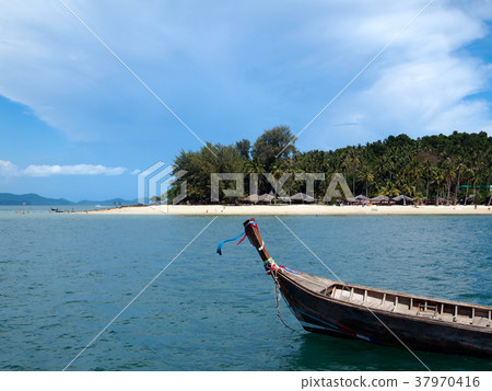 Beautiful beach in Krabi, Thailand 37970416