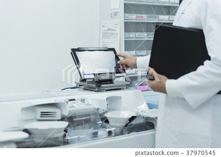 Pharmacy packaging machine Pharmacy packaging machine 37970545