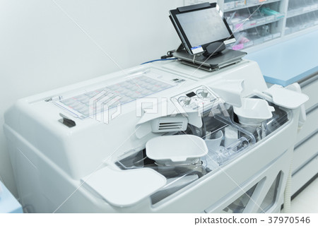 Pharmacy packaging machine 37970546