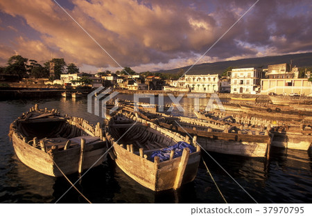 AFRICA COMOROS 37970795