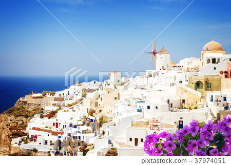 Oia, traditional greek village 37974051