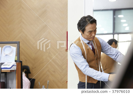 Clothing store, fashion designer, korean 37976010