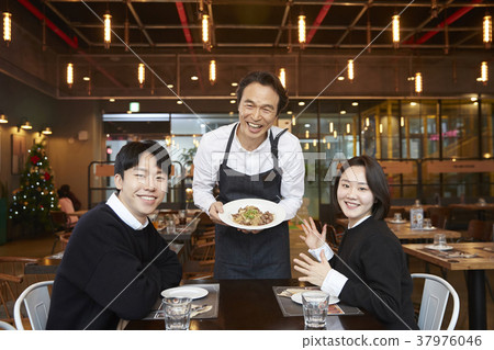 Restaurant, Waiter, Customer, Korean Restaurant, Waiter, Customer, Korean 37976046
