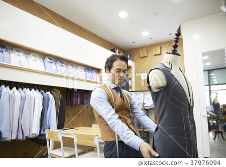 Clothing store, fashion designer, korean 37976094