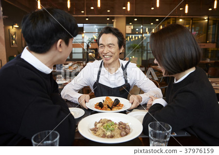 Restaurant, Waiter, Customer, Korean Restaurant, Waiter, Customer, Korean 37976159