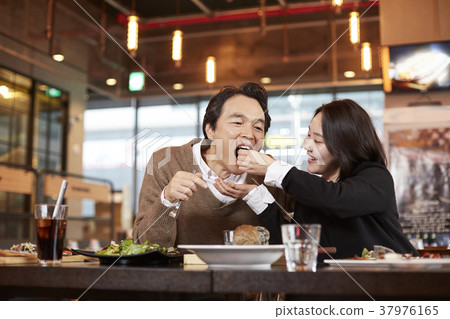 Restaurant, Family, Dad, Daughter, Korean 37976165