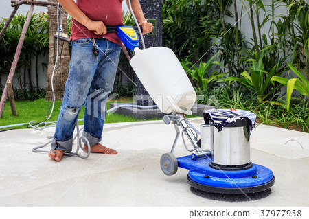cleaning floor with machine 37977958