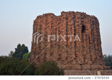 Delhi Alai Minar 37978593