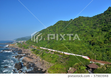 臺灣,宜蘭,頭城,鐵道,火車,海岸線,海,水,山,海邊,岩石,海岸,蘭陽八景,北關海潮公園 37983948