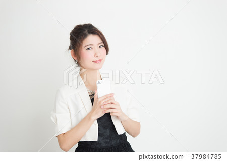 連衣裙，女人（白色背景） 37984785