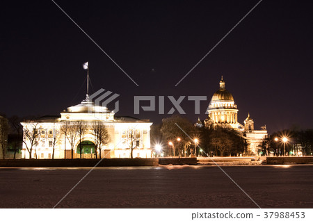St. Isaac's Cathedral. Saint Petersburg winter 37988453