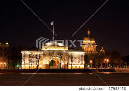 St. Isaac's Cathedral. Saint Petersburg winter 37988458