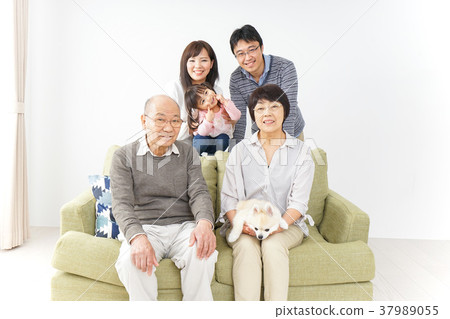 三代家庭組照片圖像 37989055