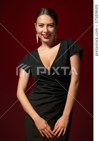 Sensual beautiful woman 37989689