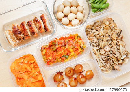 Ready-to-eat, regular food, lunch Ready-to-eat, regular food, lunch 37990073