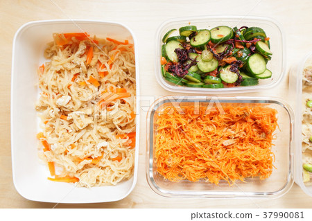 Ready-to-eat, regular food, lunch Ready-to-eat, regular food, lunch 37990081