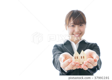 Business Woman Doing Real Estate Business Business Woman Doing Real Estate Business 37991191