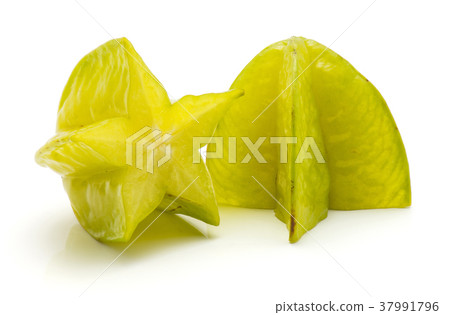Fresh carambola isolated on white 37991796