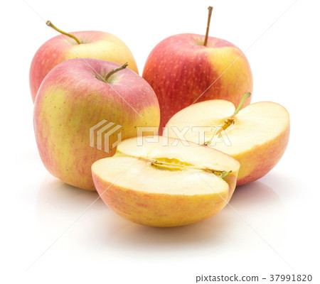 Raw evelina apple isolated 37991820
